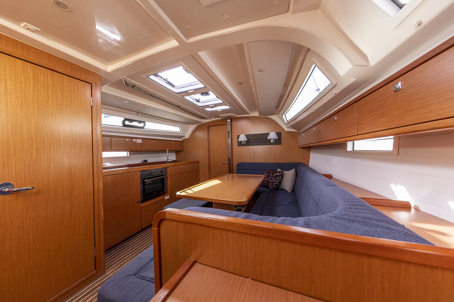 Bavaria 41 2 Indoors
